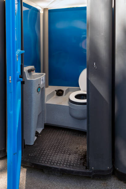 Portable Toilet Options We Offer in Fairmount, IN